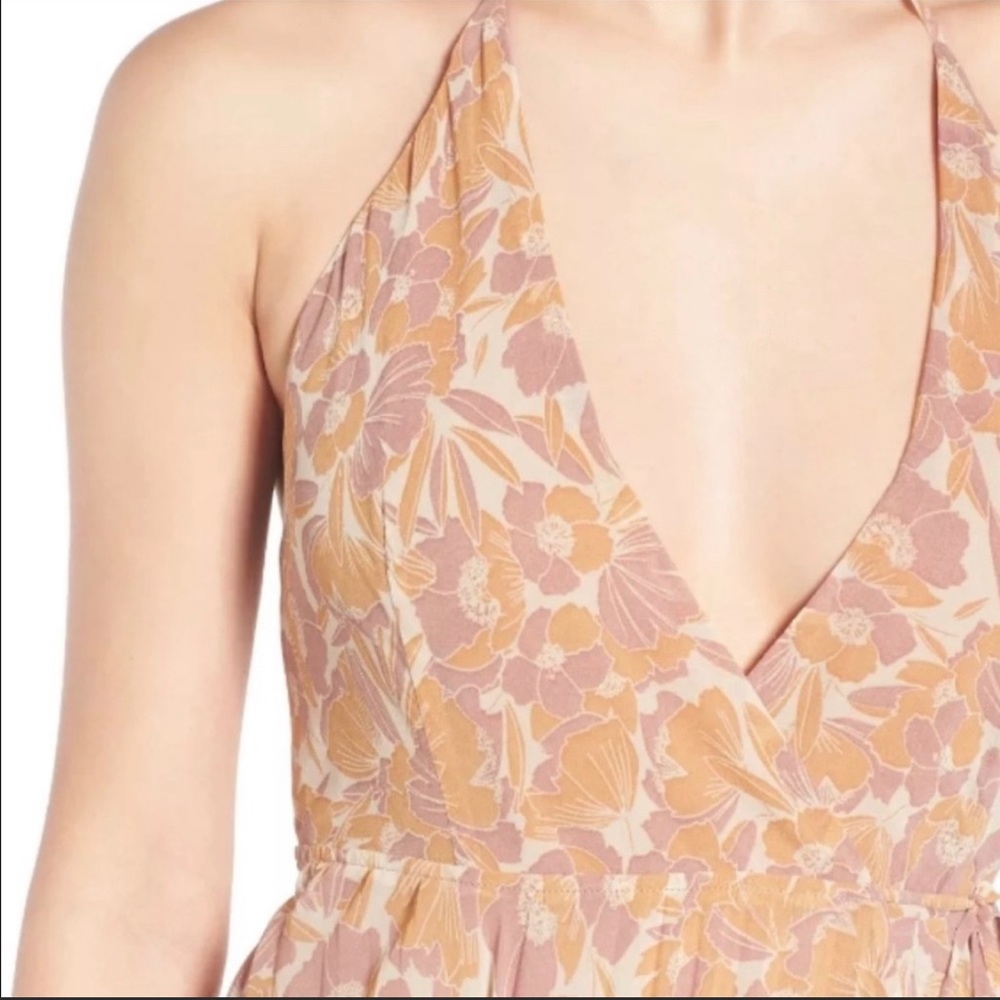 ASTR FLORAL WRAP PLEATED DRESS - Picture 3 of 8